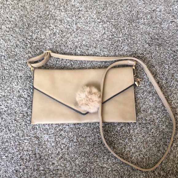 Puff Ball Purse - Picture 1 of 3